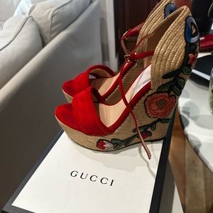 Gucci embroidered wedge espadrilles suede with appliqué